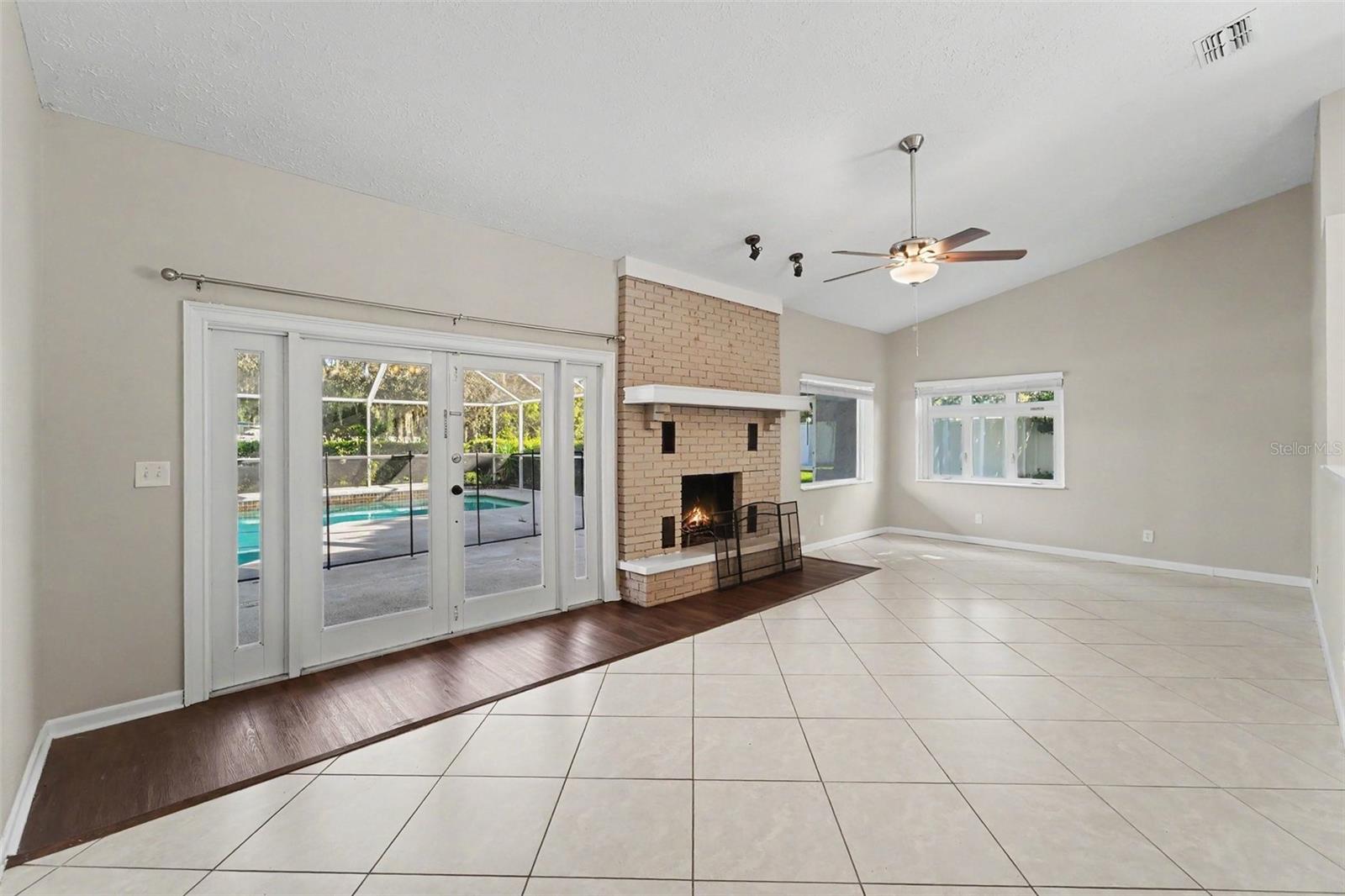 8807 WELLESLY CT — photo 10