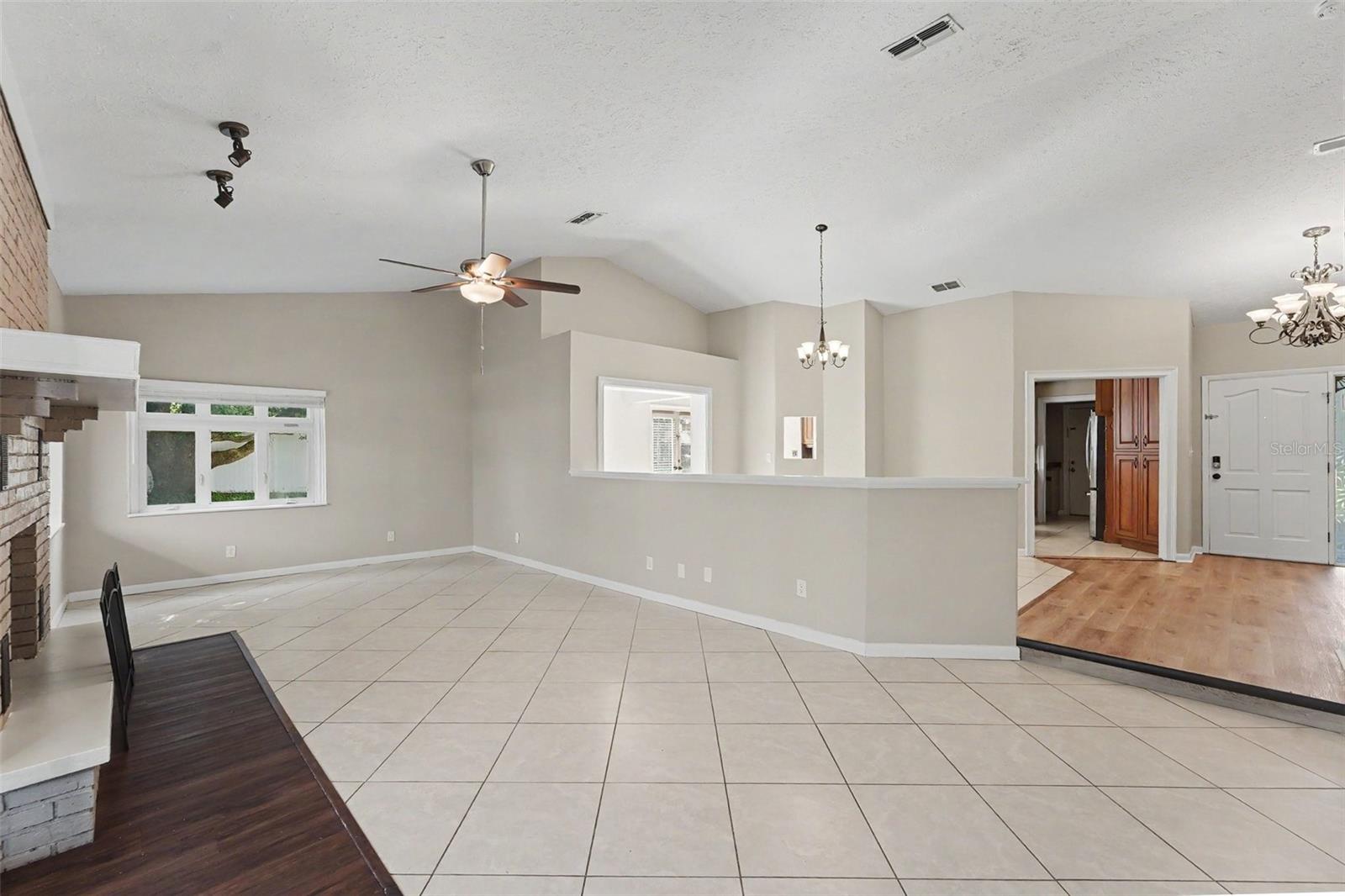 8807 WELLESLY CT — photo 6