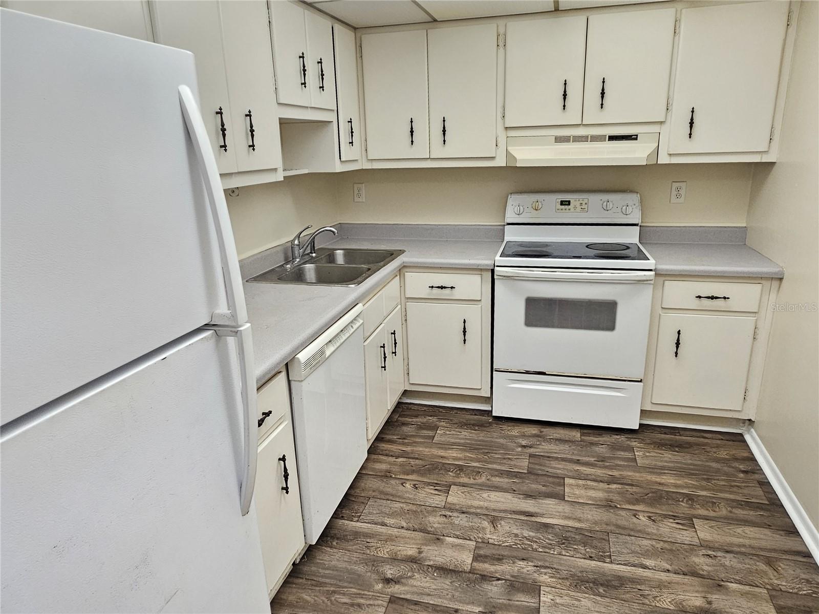 245 CENTER RD #211 — photo 6