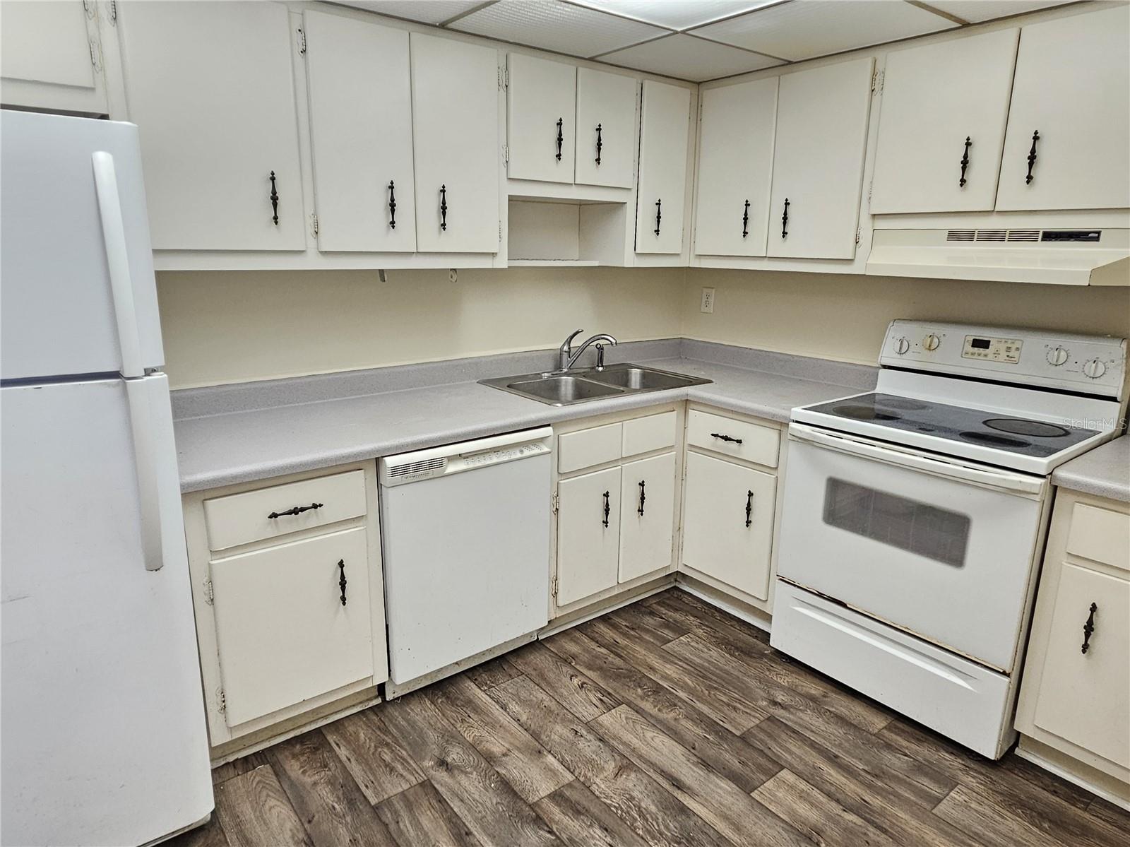 245 CENTER RD #211 — photo 7