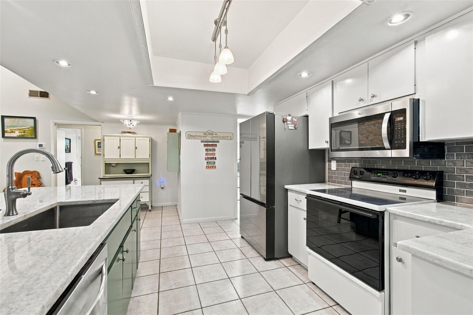 7891 SYCAMORE DR — photo 9