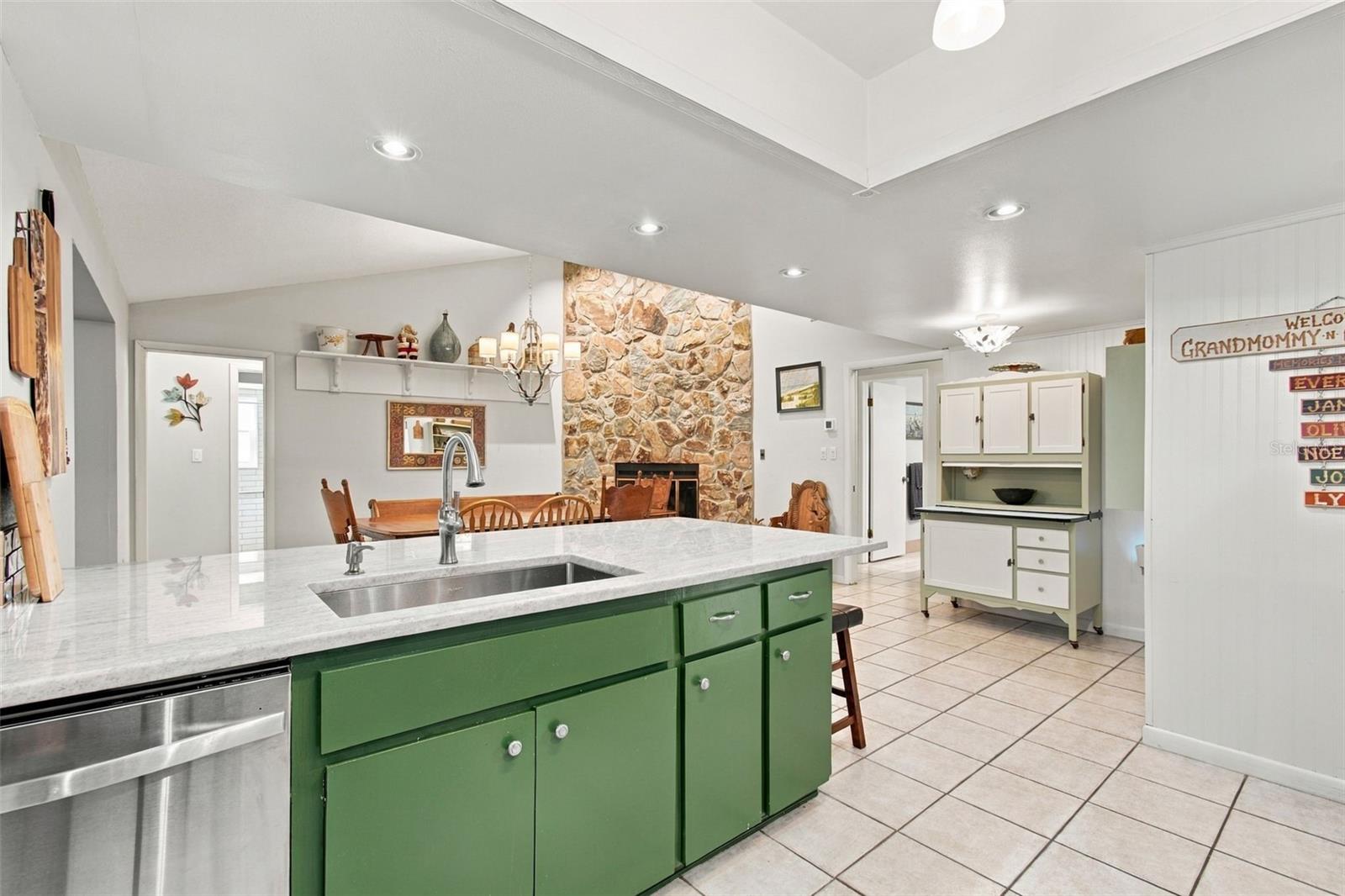 7891 SYCAMORE DR — photo 12