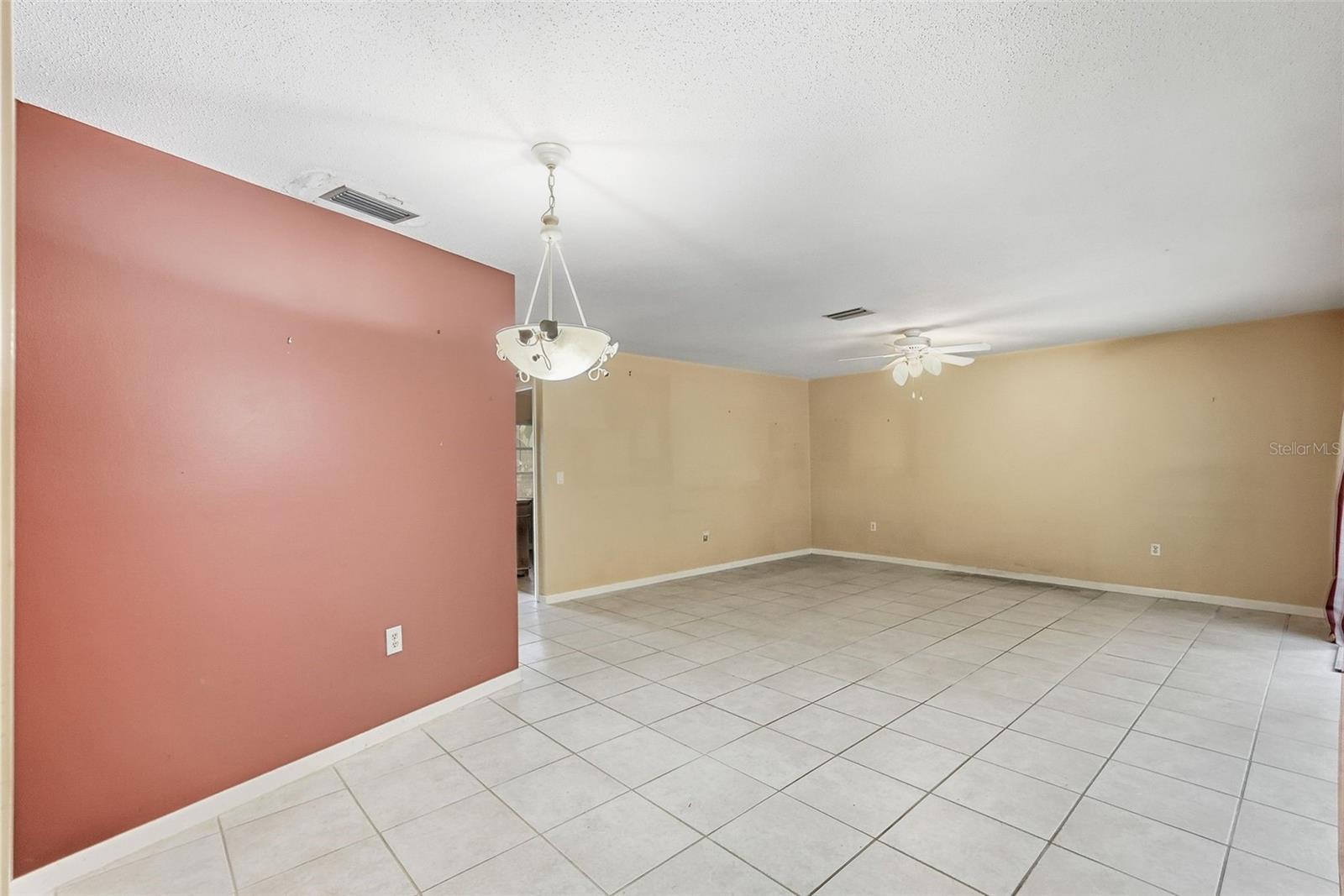 1411 52 ST E — photo 4