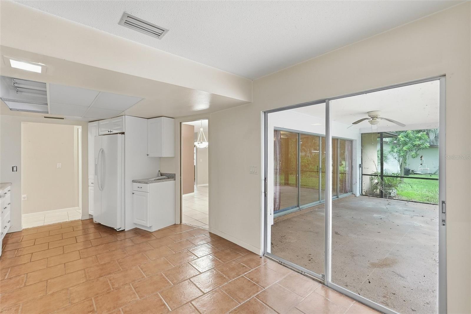 1411 52 ST E — photo 11