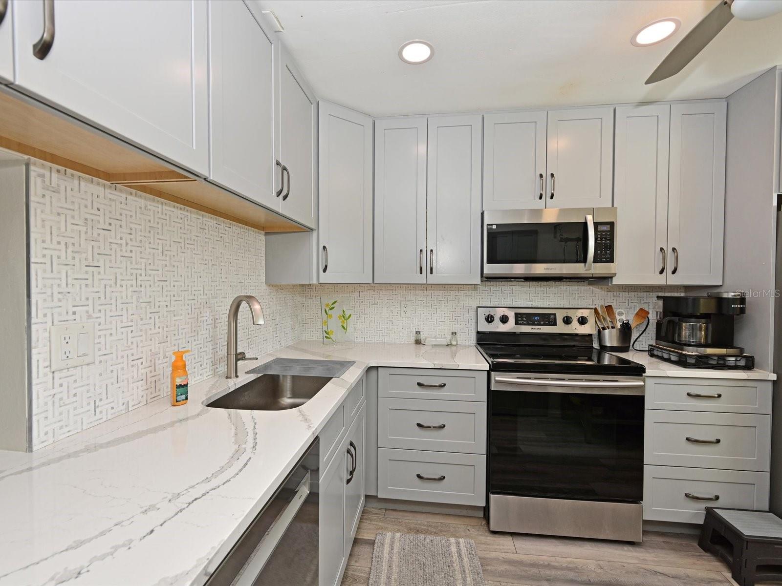 4240 IRONWOOD CIR #206A — photo 8