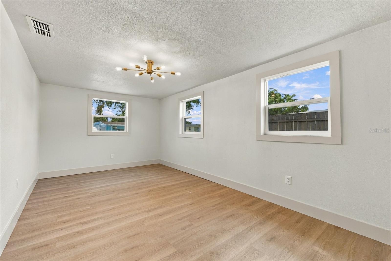 4531 W FERN ST — photo 19