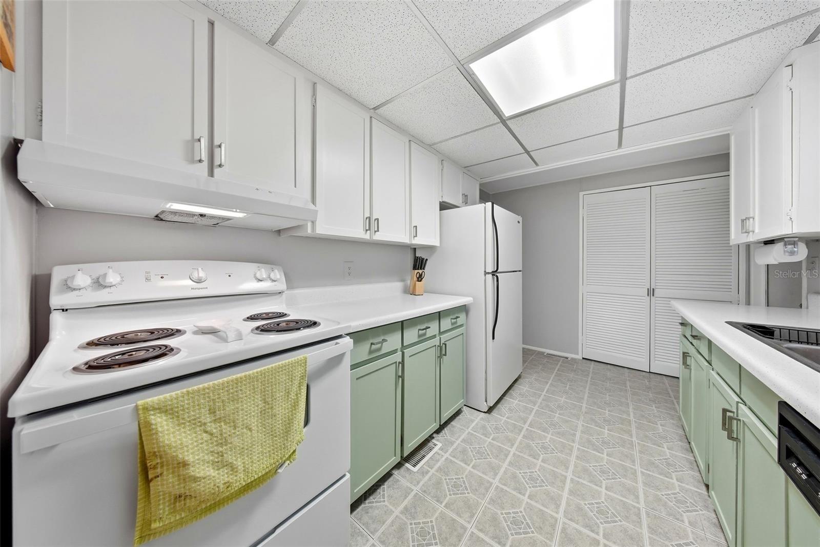 12117 CARTWRIGHT DR — photo 8