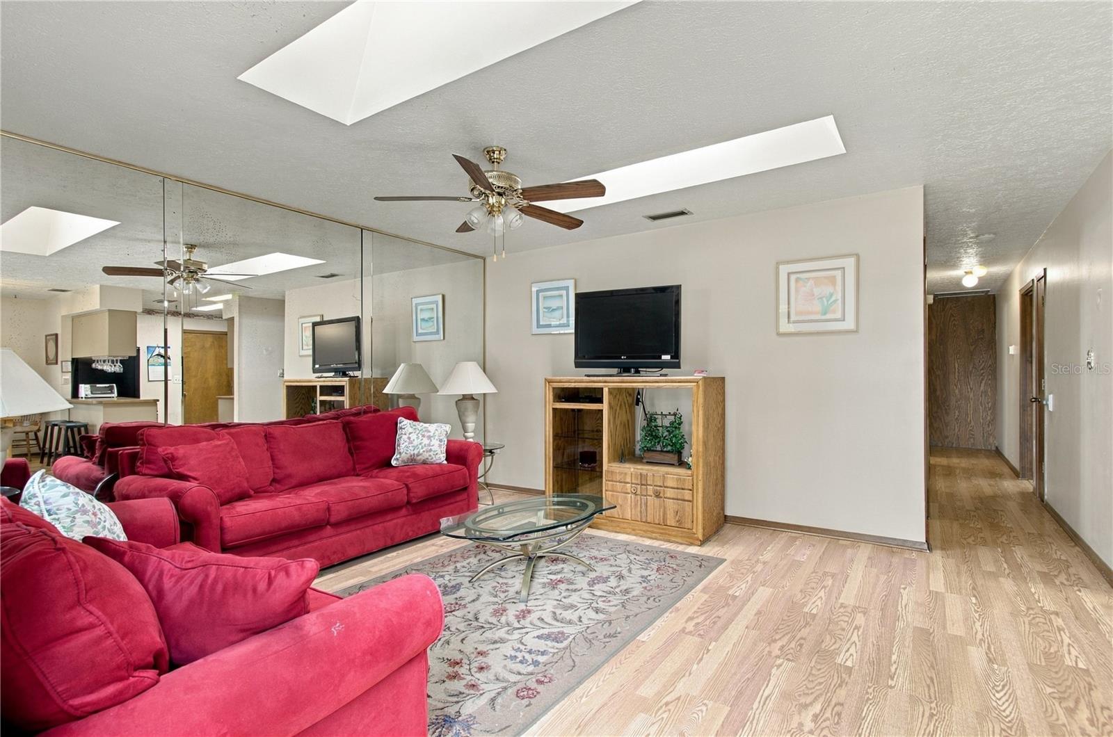 3205 W NORTH A ST — photo 3