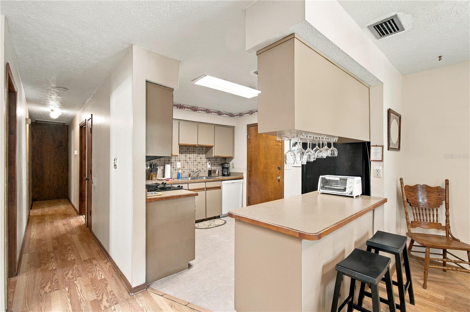 3205 W NORTH A ST — photo 8