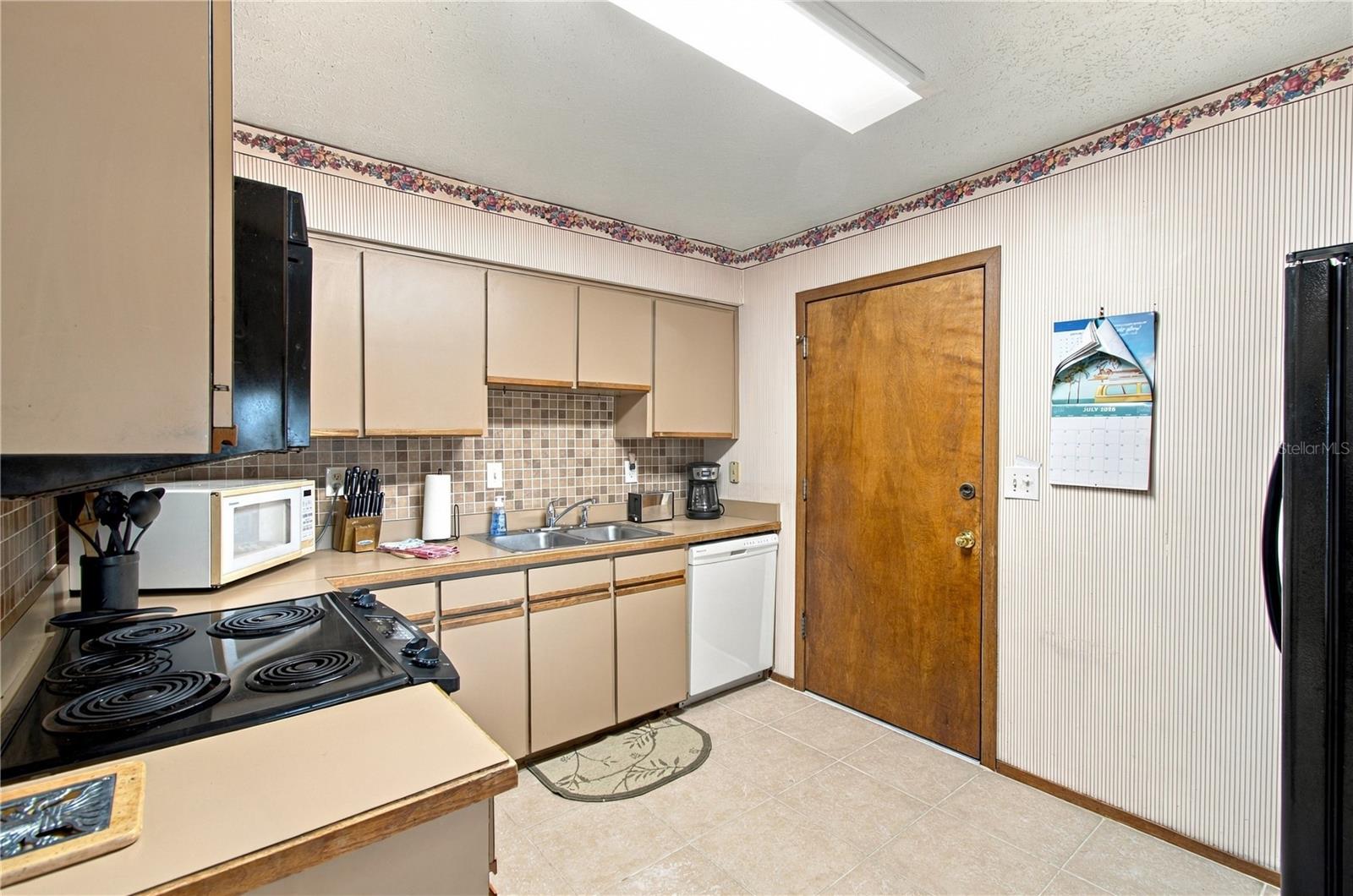 3205 W NORTH A ST — photo 6