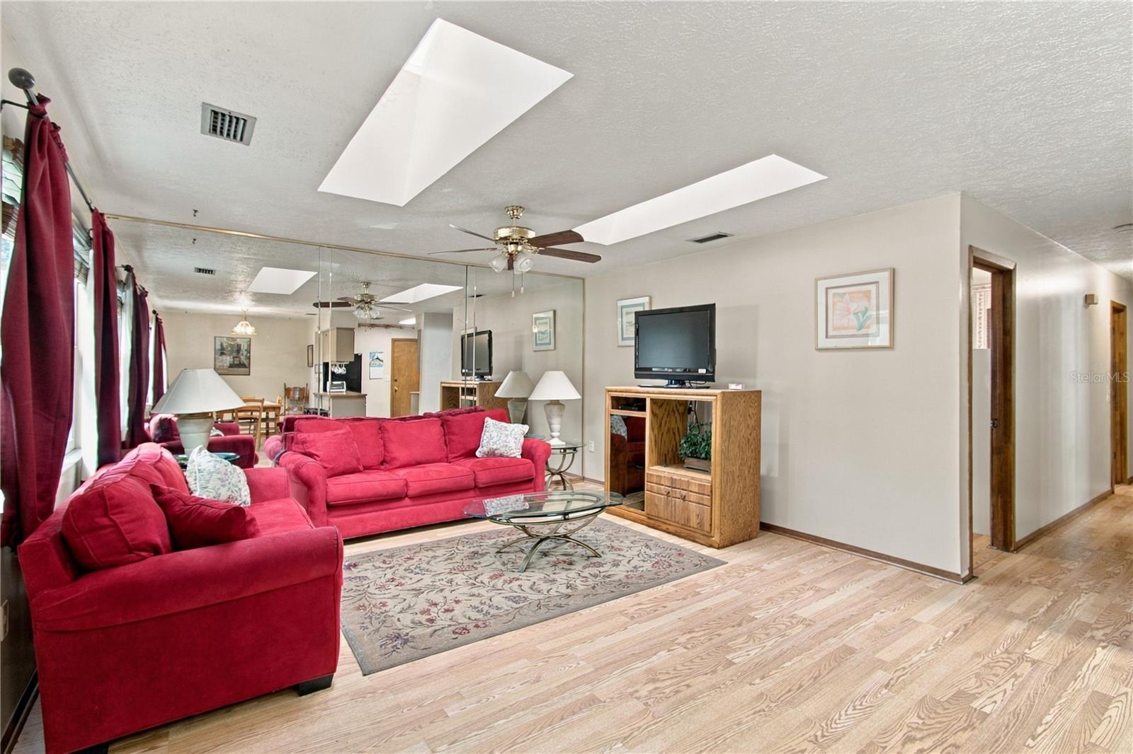 3205 W NORTH A ST — photo 10