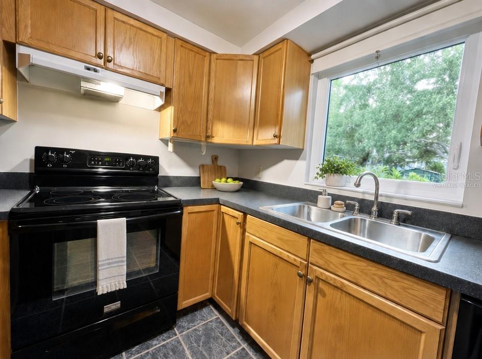 2840 W SHELTON AVE — photo 4