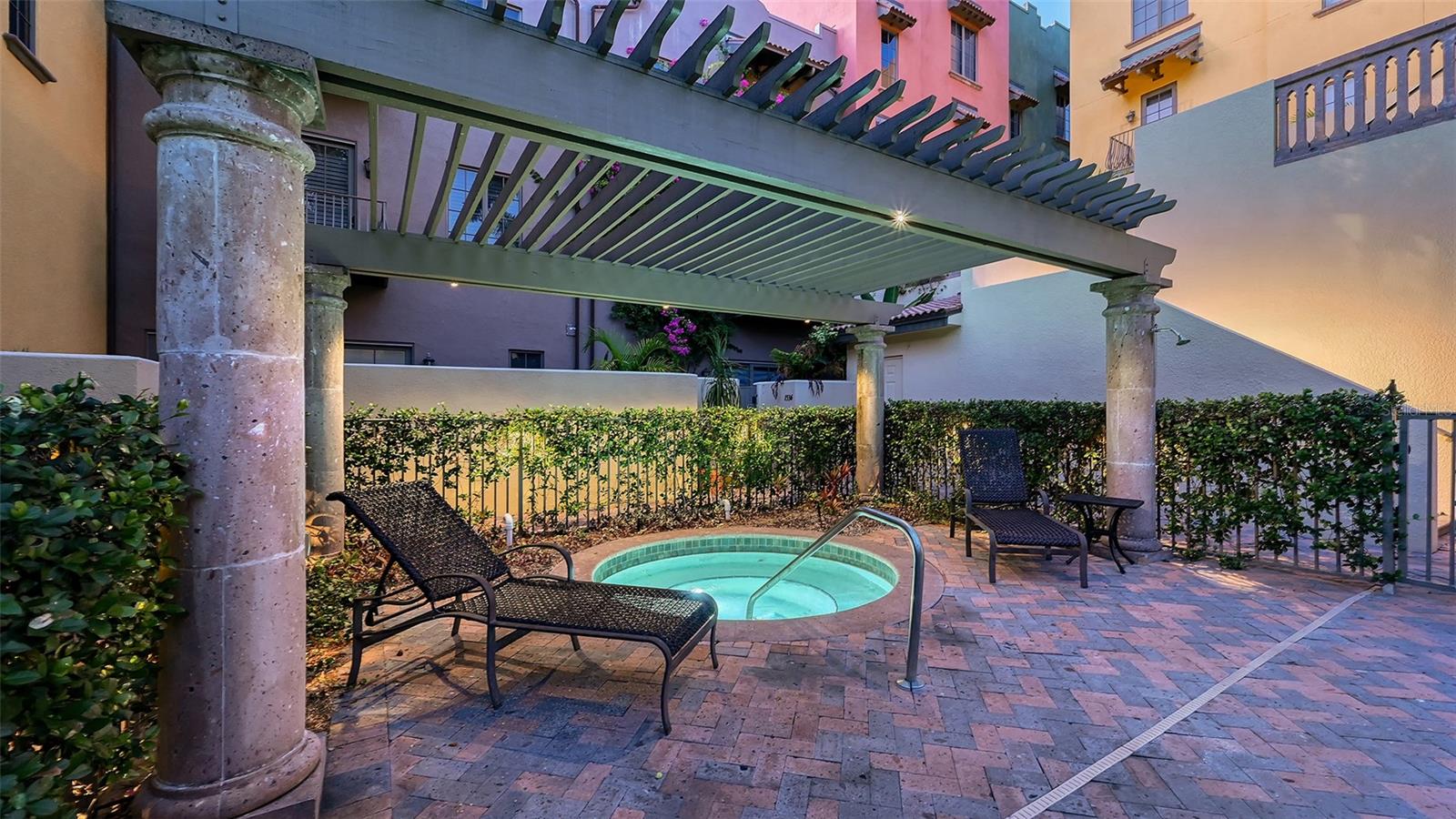 1513 OAK ST #18 — photo 47