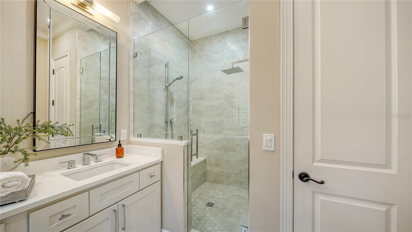 1513 OAK ST #18 — photo 30