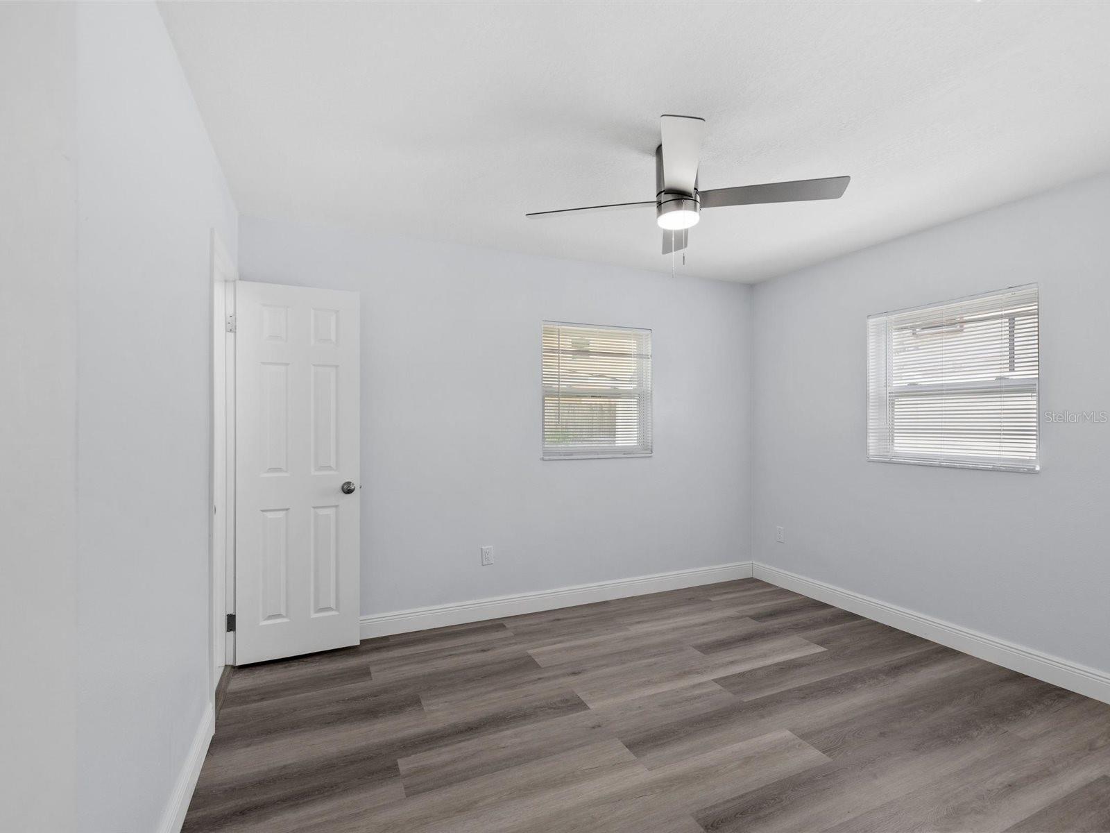 4928 SHETLAND AVE — photo 12