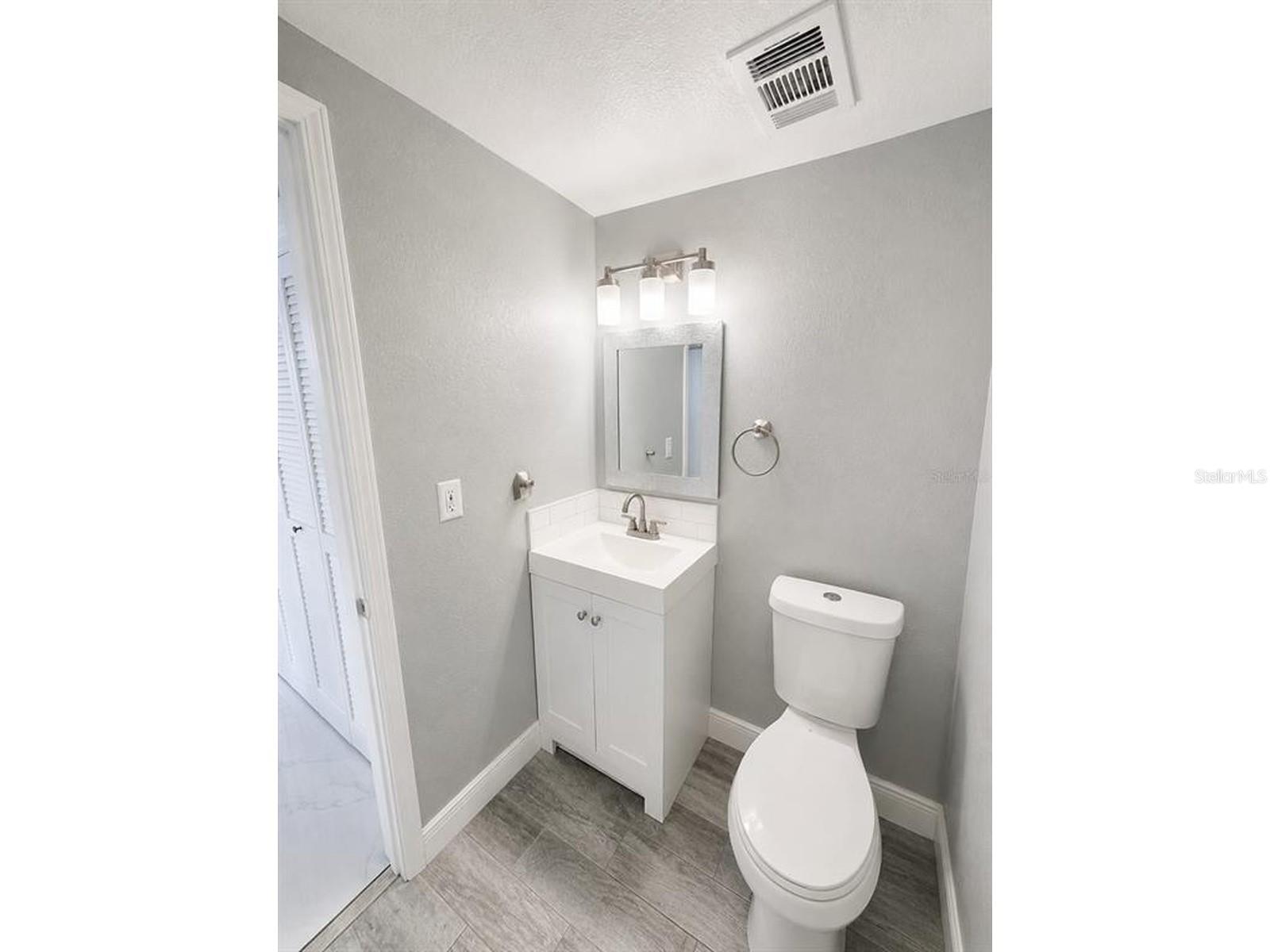 5124 SPRINGWOOD DR — photo 12