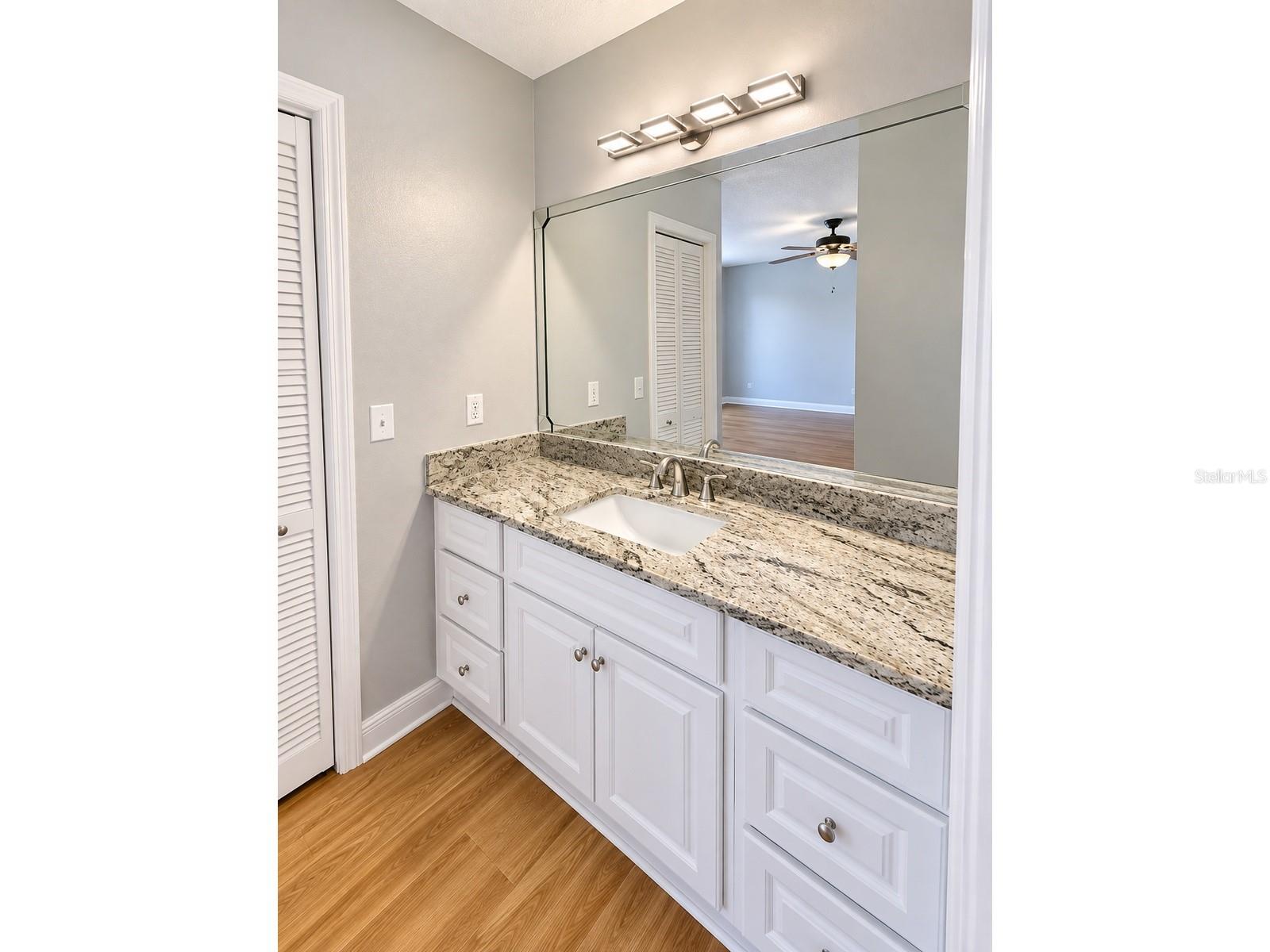 5124 SPRINGWOOD DR — photo 10