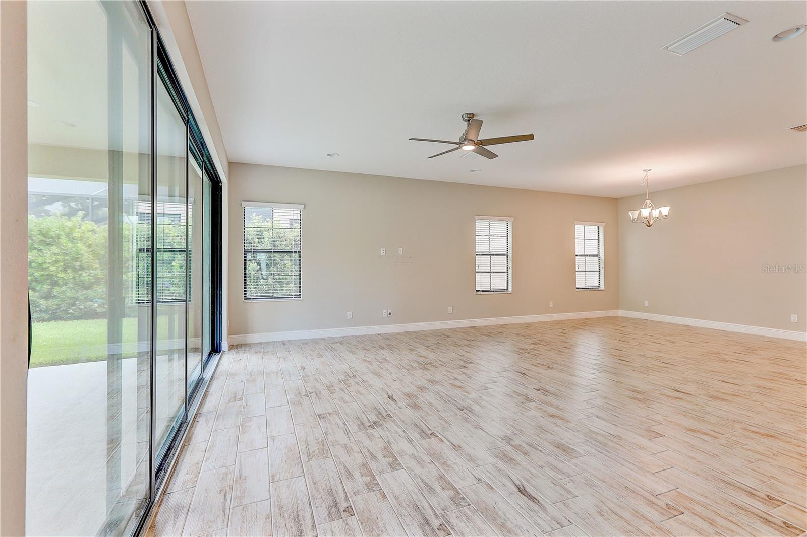 4000 BURDICK LOOP — photo 17