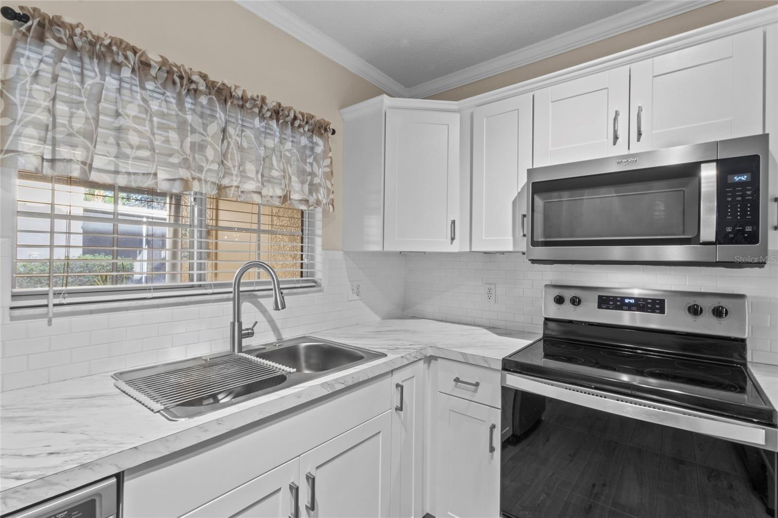 10730 KEYS GATE DR — photo 8