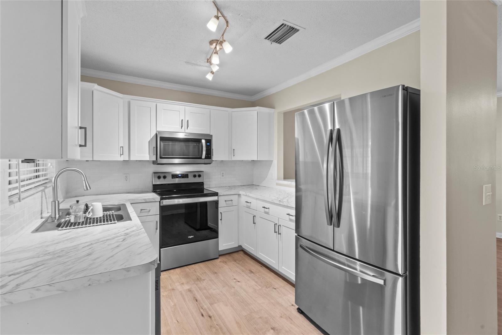 10730 KEYS GATE DR — photo 6