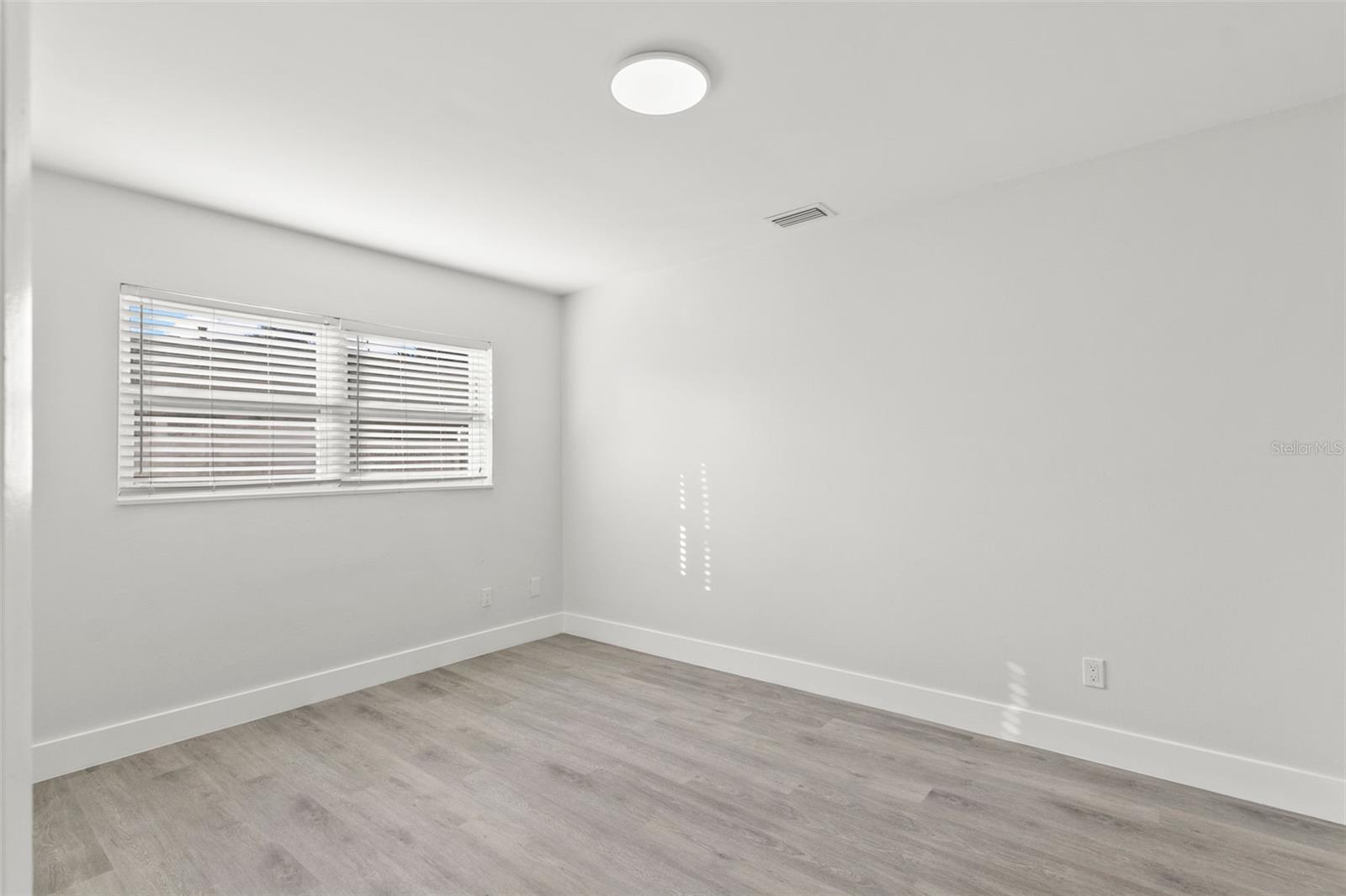 5931 DENVER ST NE — photo 24