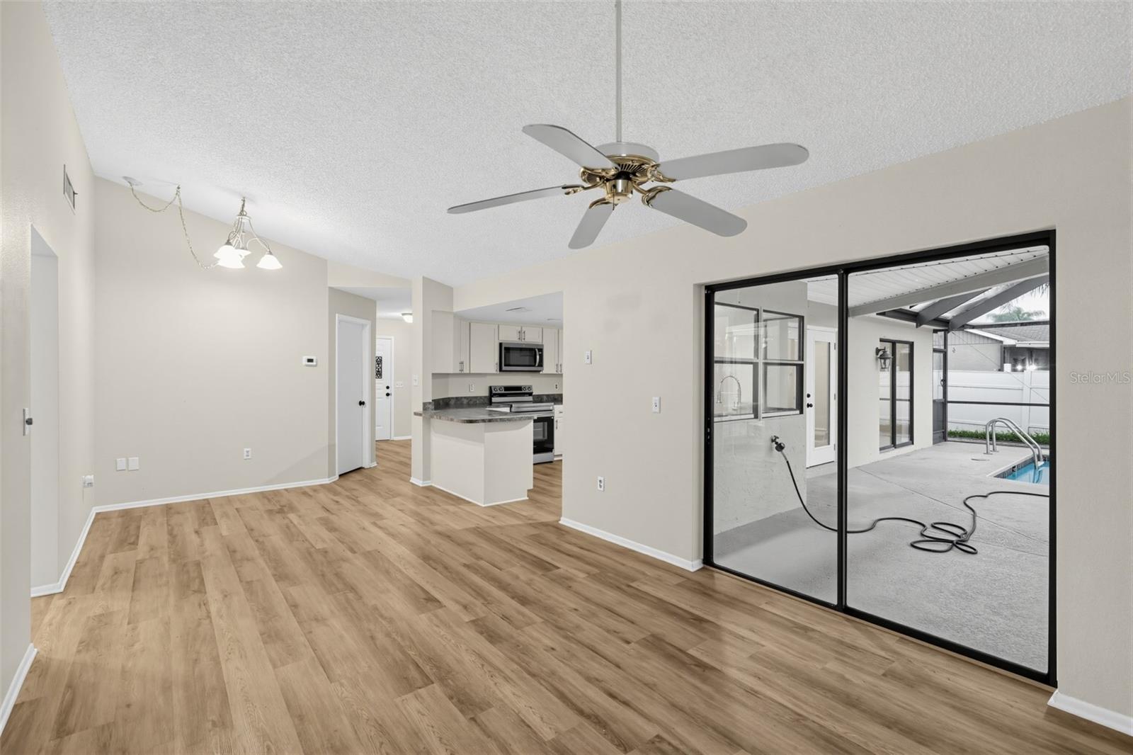 2831 BLOSSOM LK — photo 22