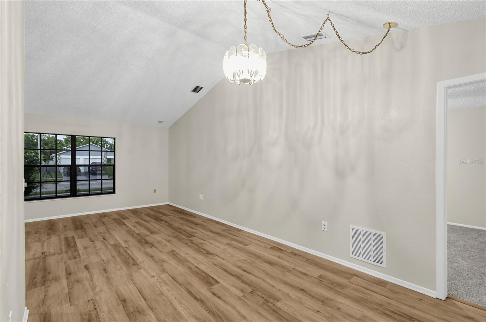 2831 BLOSSOM LK — photo 6