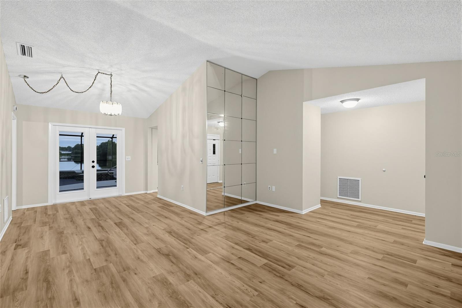 2831 BLOSSOM LK — photo 4