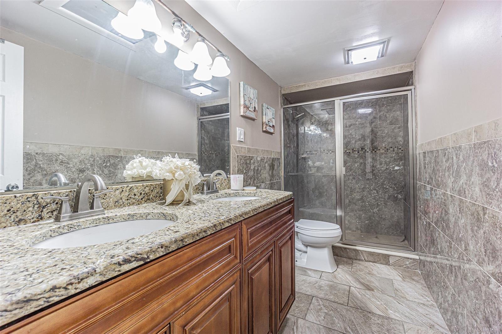 6811 MITCHELL CIR — photo 16