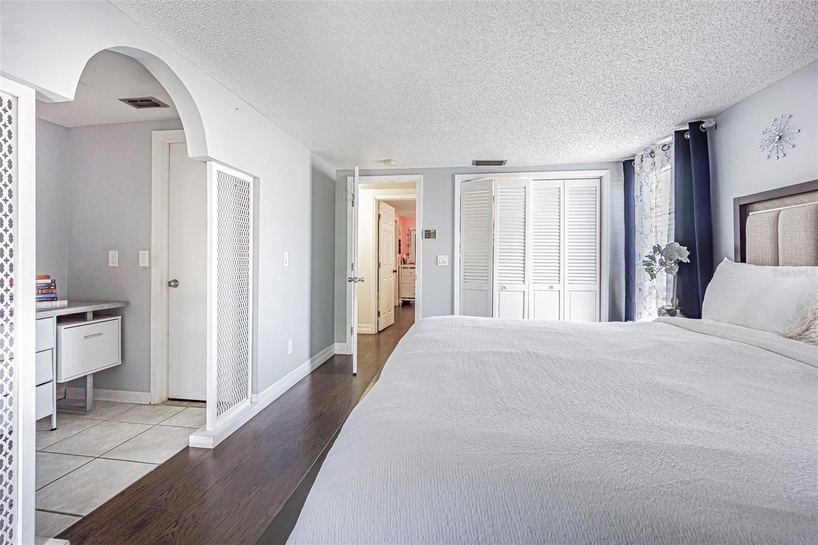 6811 MITCHELL CIR — photo 14