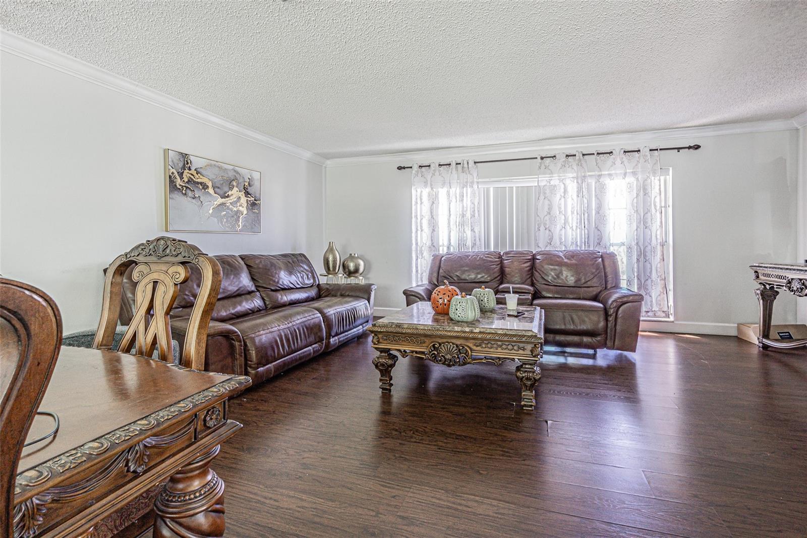 6811 MITCHELL CIR — photo 12