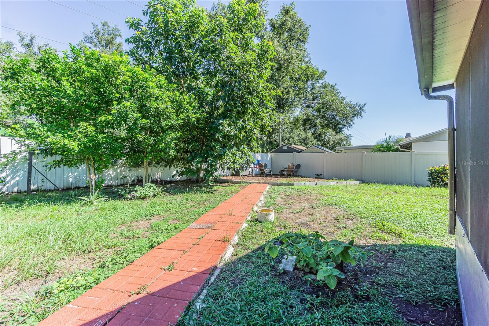 6811 MITCHELL CIR — photo 23