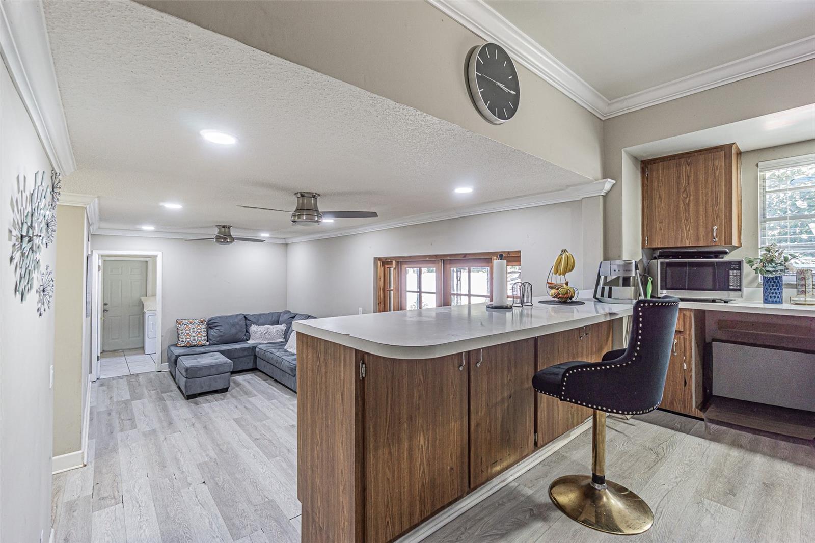 6811 MITCHELL CIR — photo 8