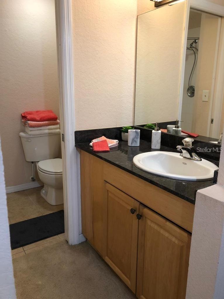 906 LAURA ST — photo 9