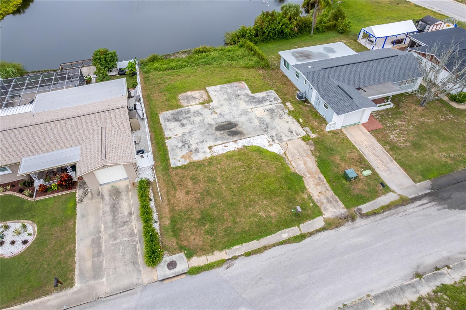 11611 SCALLOP DR — photo 13