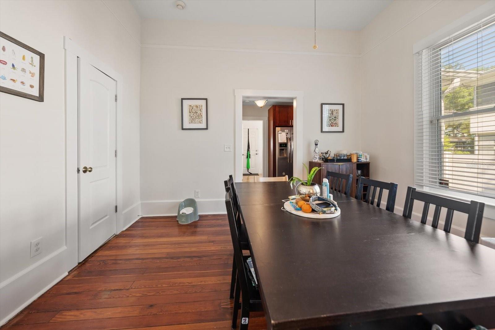 940 LOCUST ST NE — photo 11