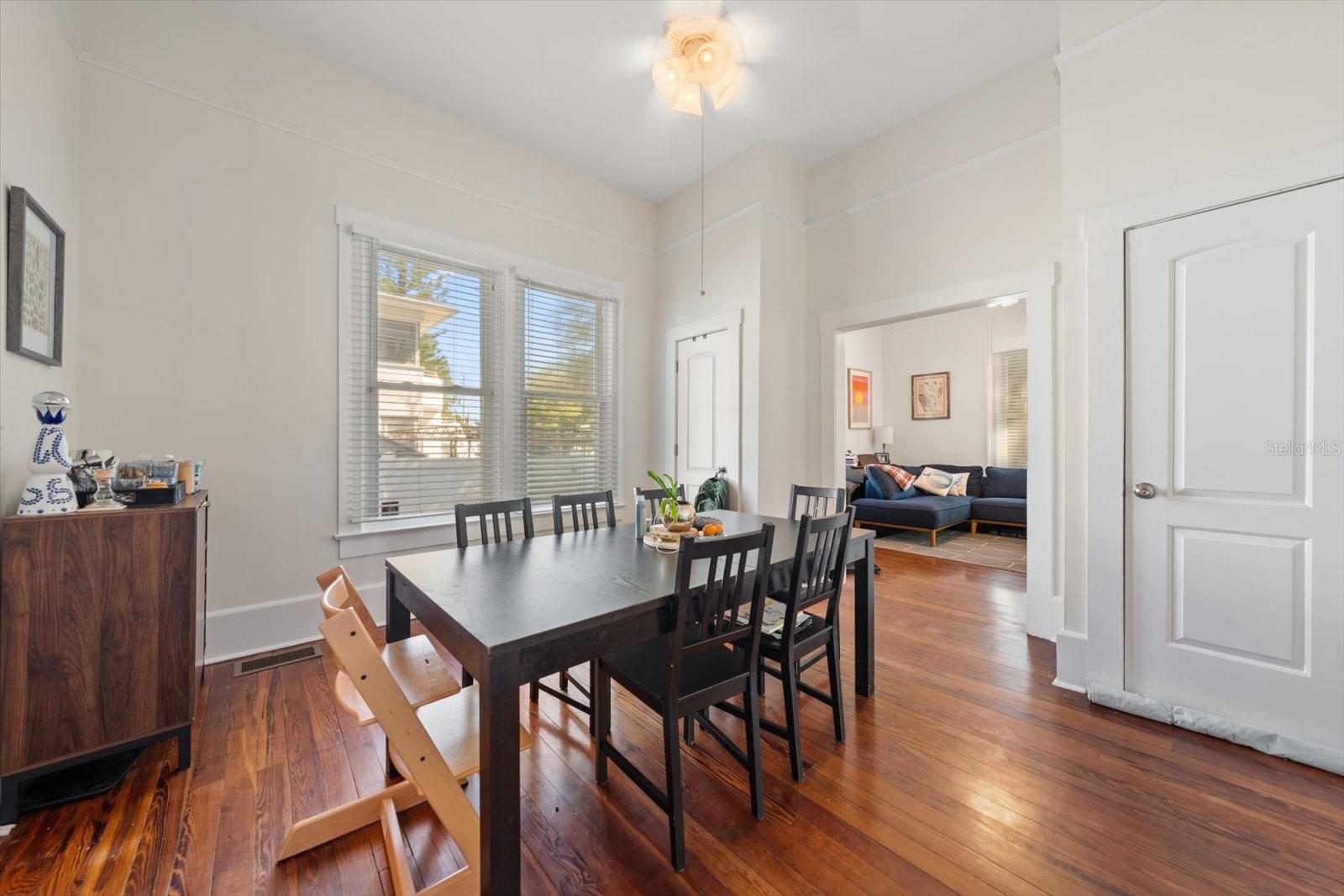 940 LOCUST ST NE — photo 10