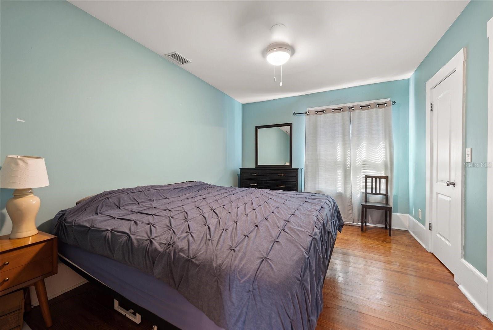 940 LOCUST ST NE — photo 13