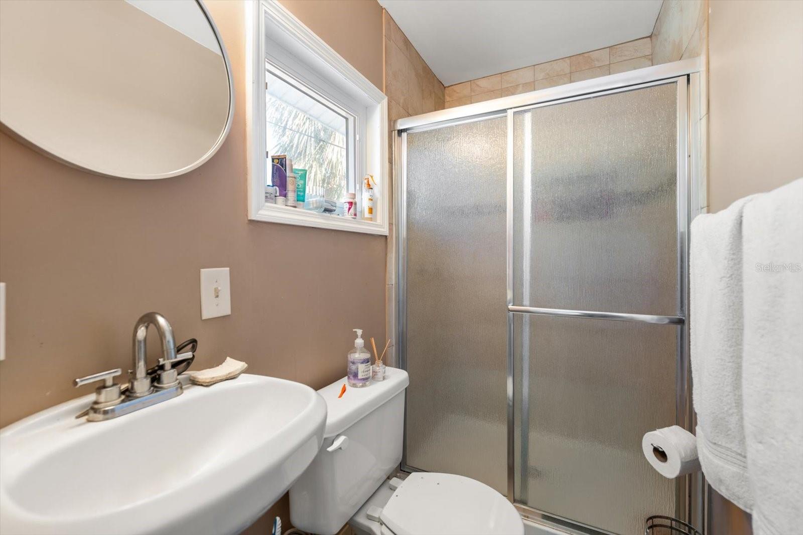 940 LOCUST ST NE — photo 24