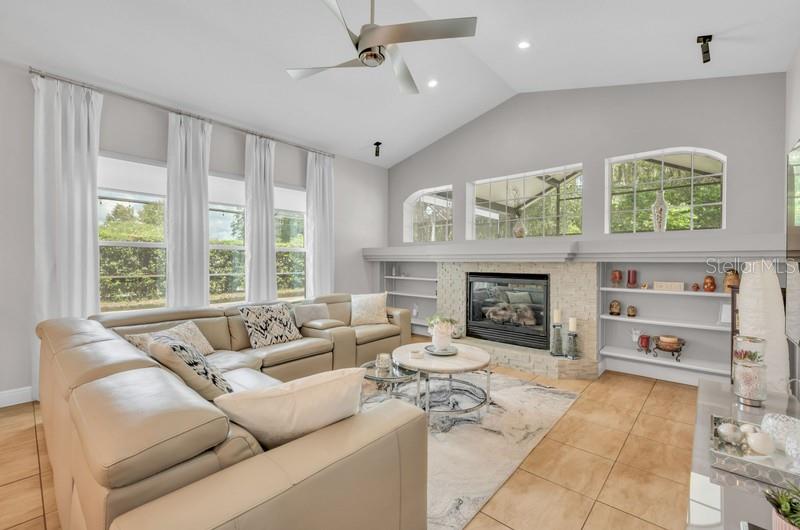 1001 SPLIT SILK ST — photo 20