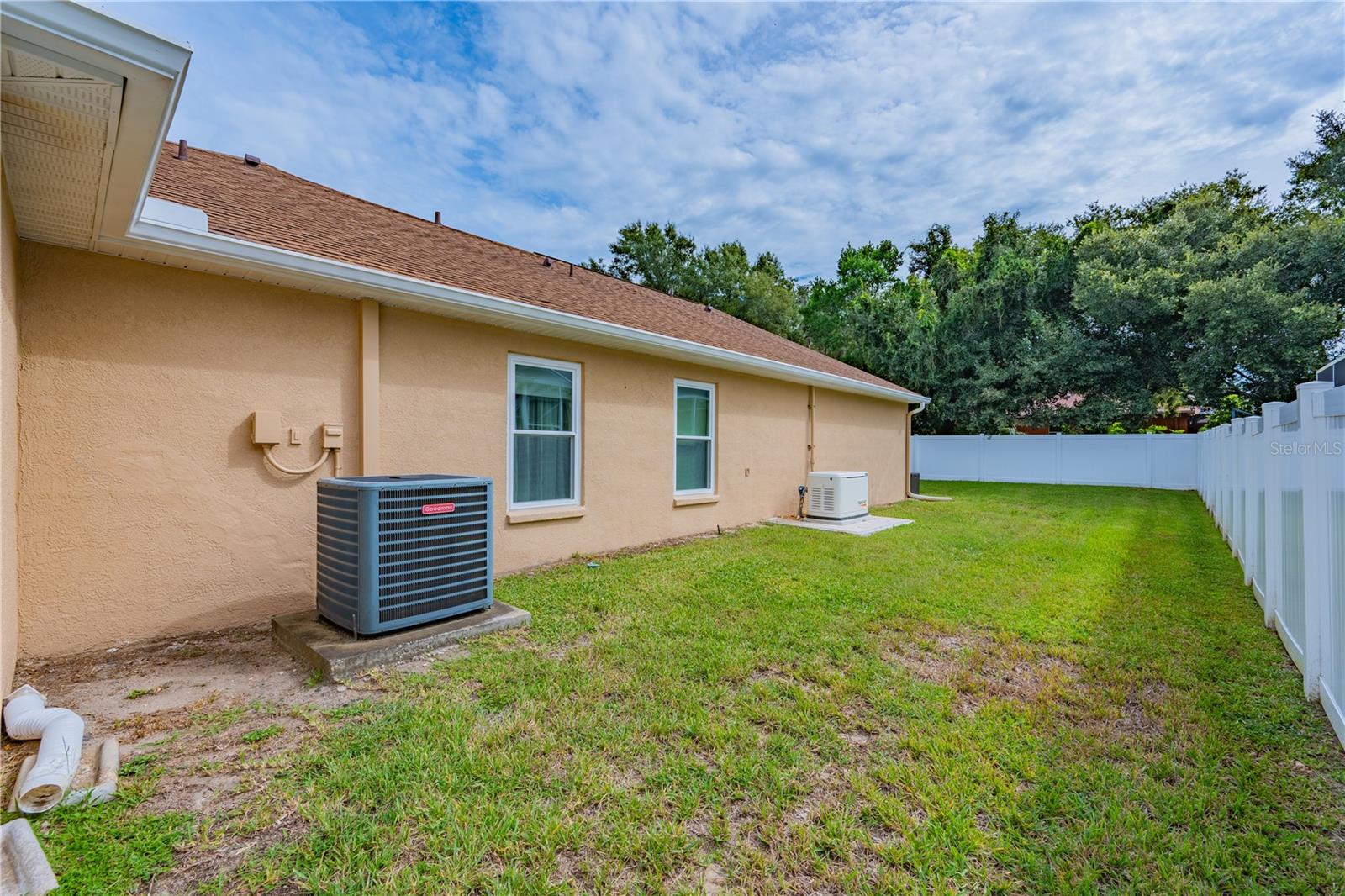 1001 SPLIT SILK ST — photo 41