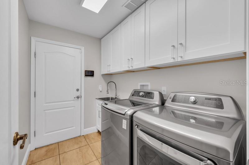 1001 SPLIT SILK ST — photo 30
