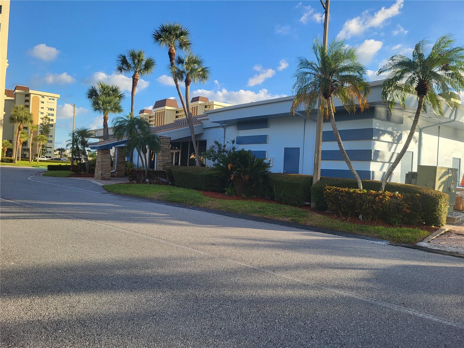 4550 COVE CIR #808 — photo 29