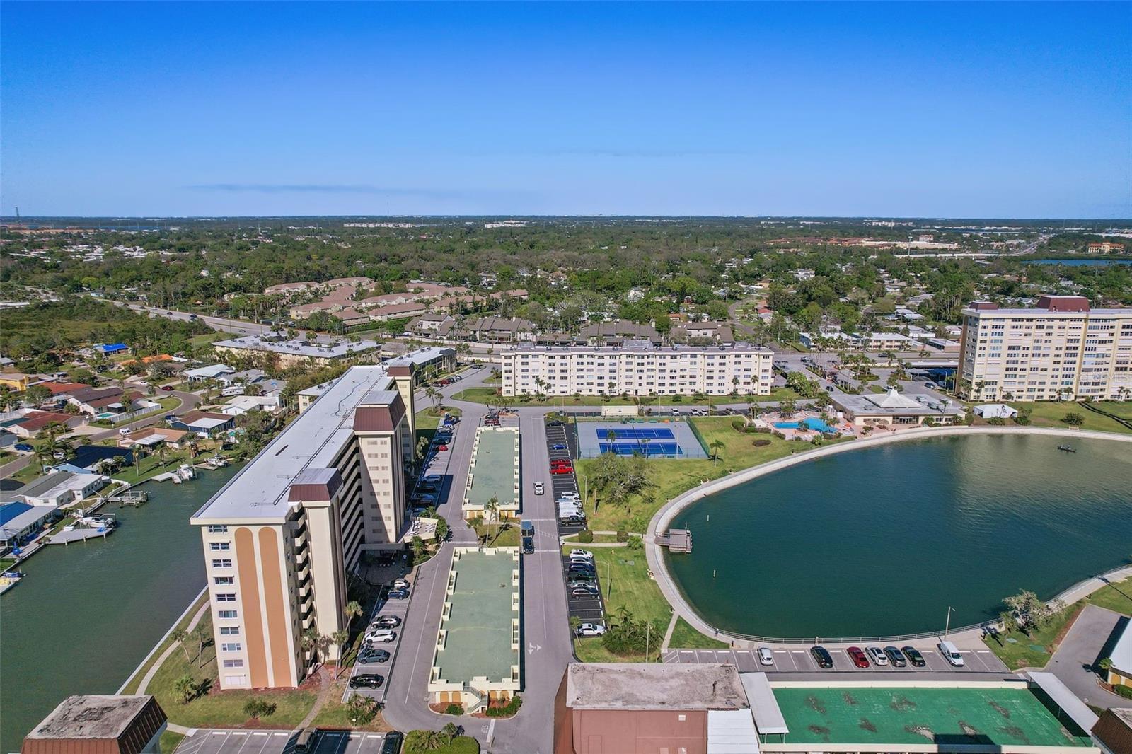 4550 COVE CIR #808 — photo 34