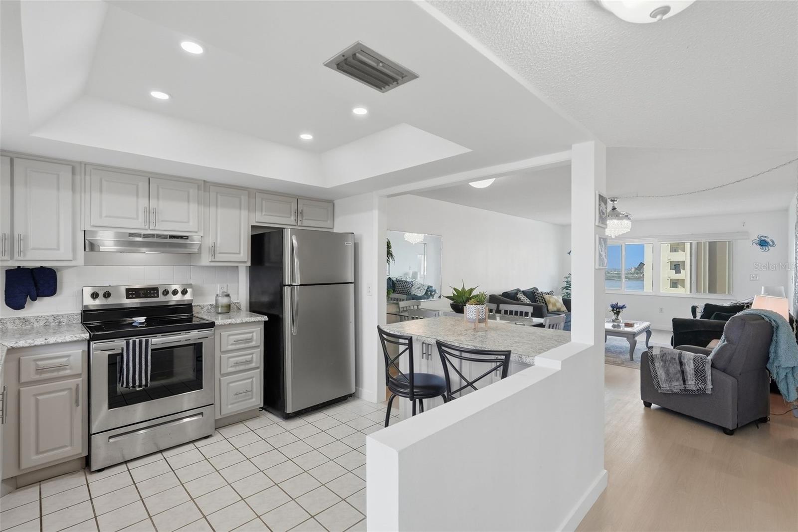 4550 COVE CIR #808 — photo 3
