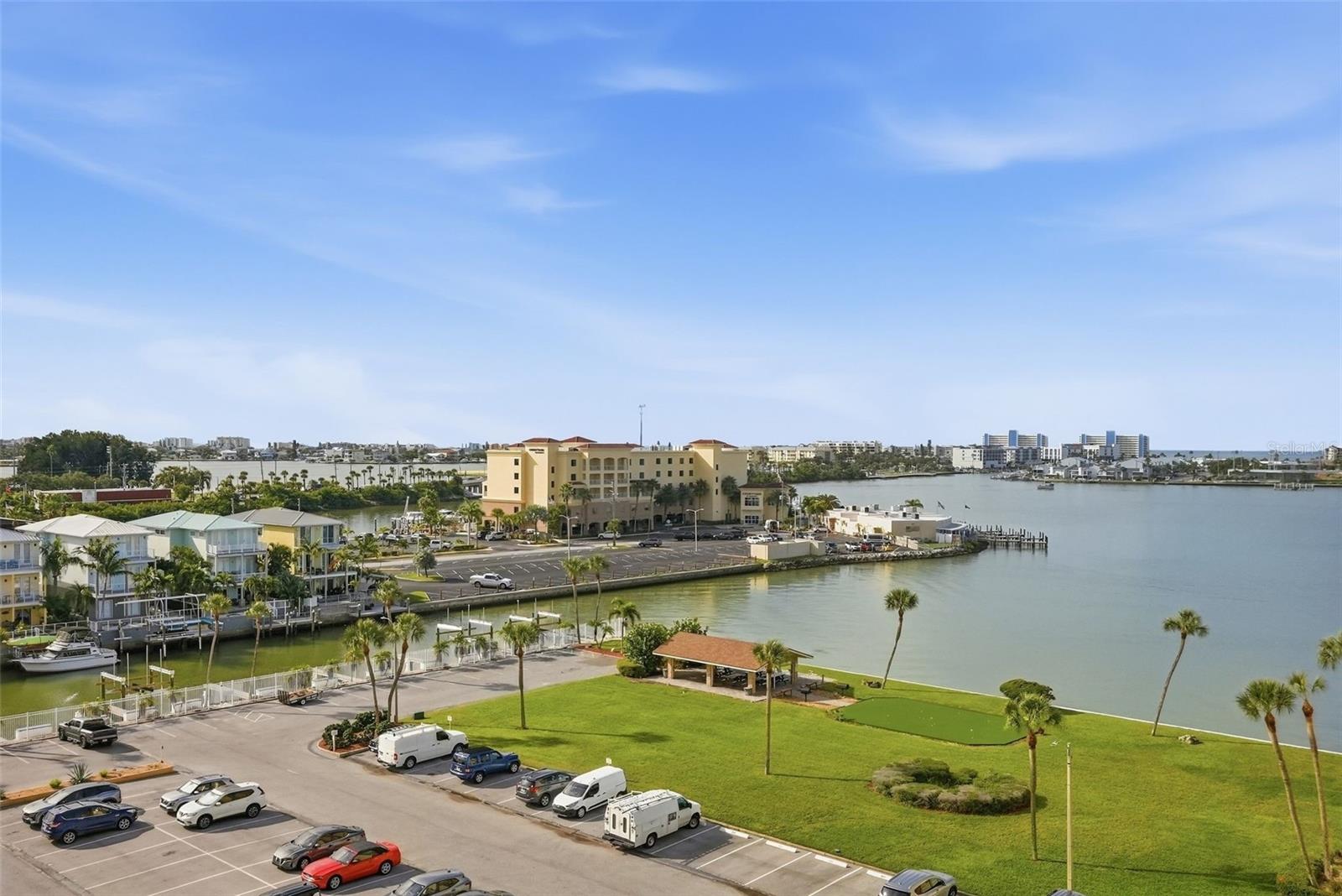 4550 COVE CIR #808 — photo 10