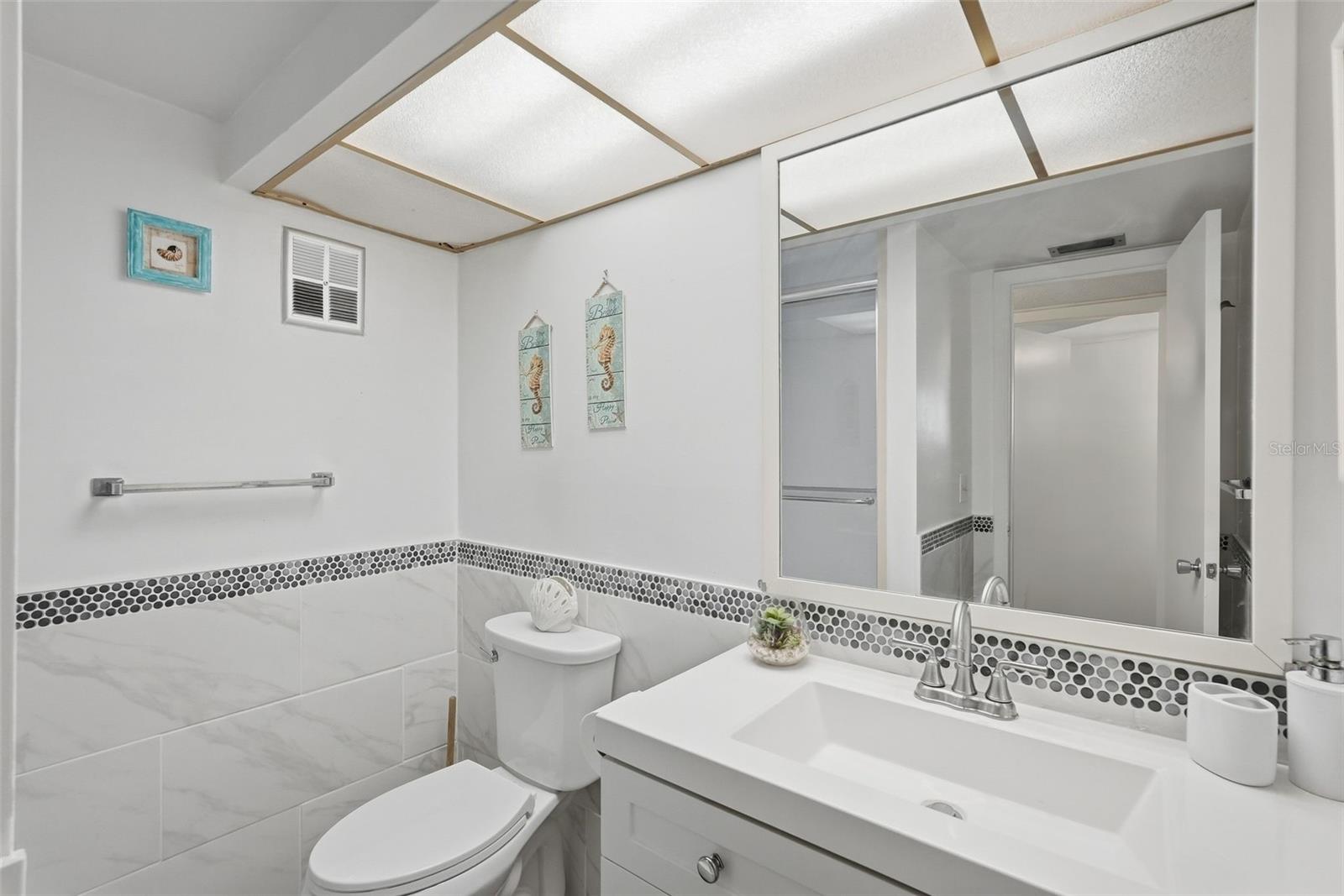 4550 COVE CIR #808 — photo 19