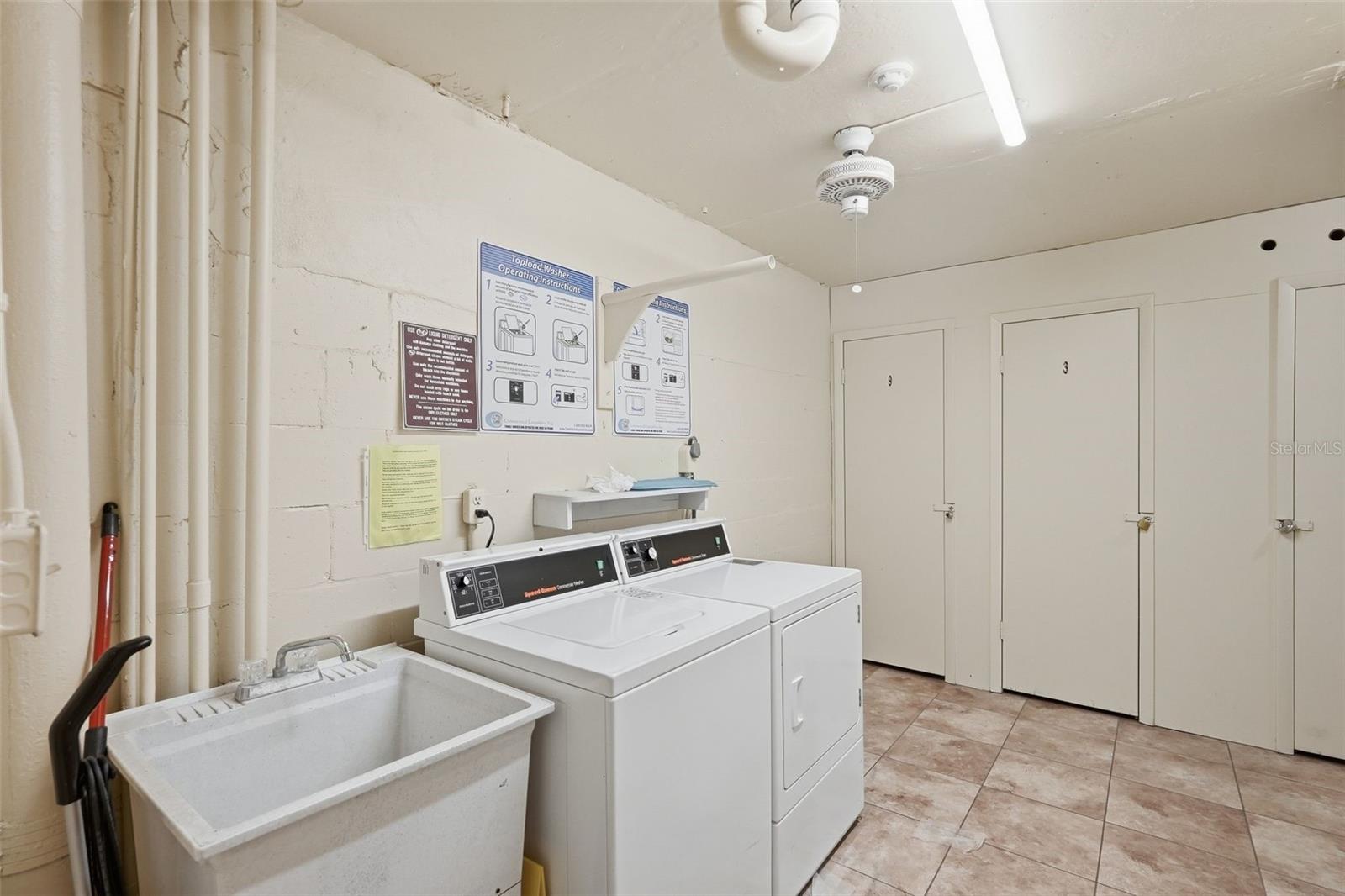 4550 COVE CIR #808 — photo 24