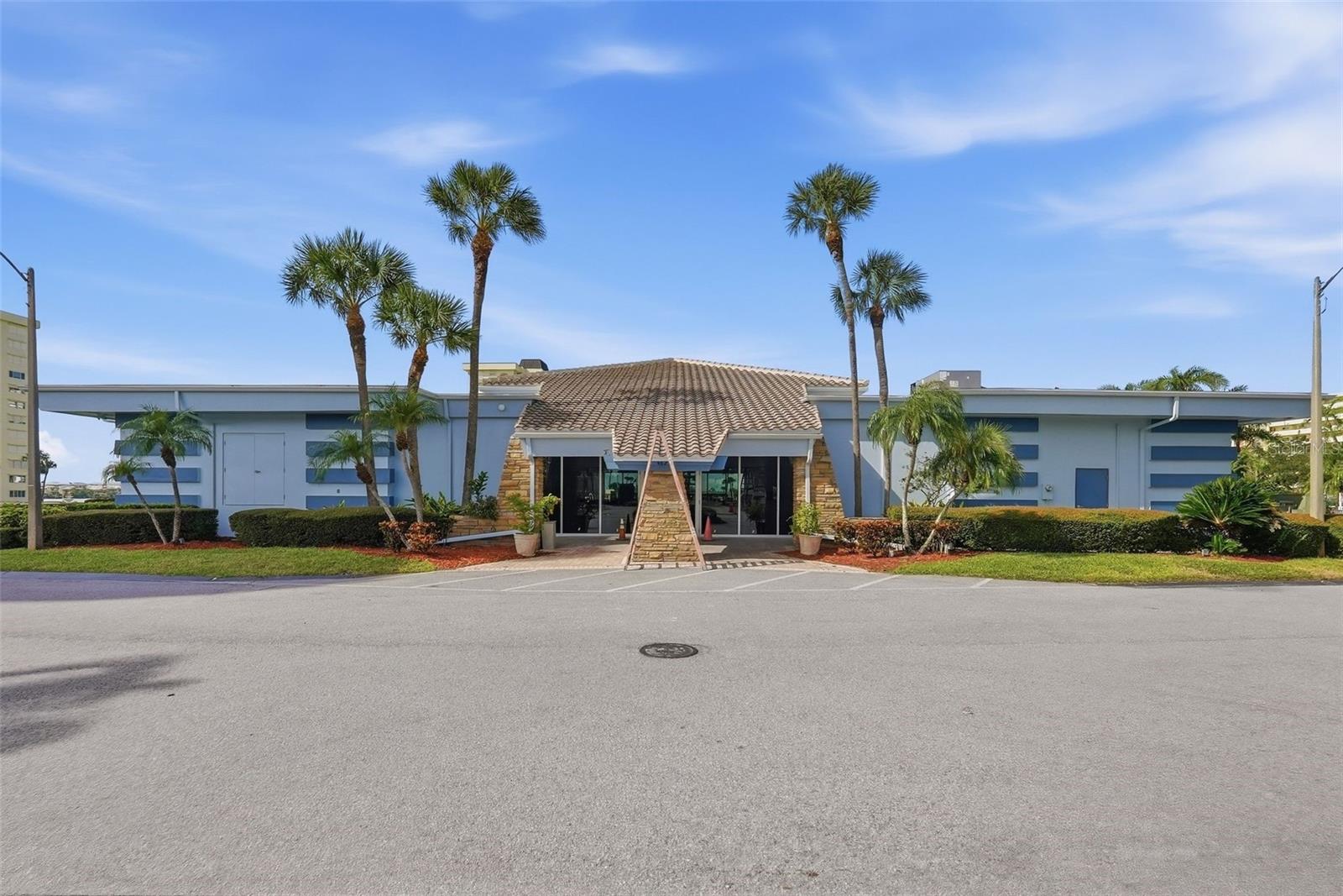 4550 COVE CIR #808 — photo 28