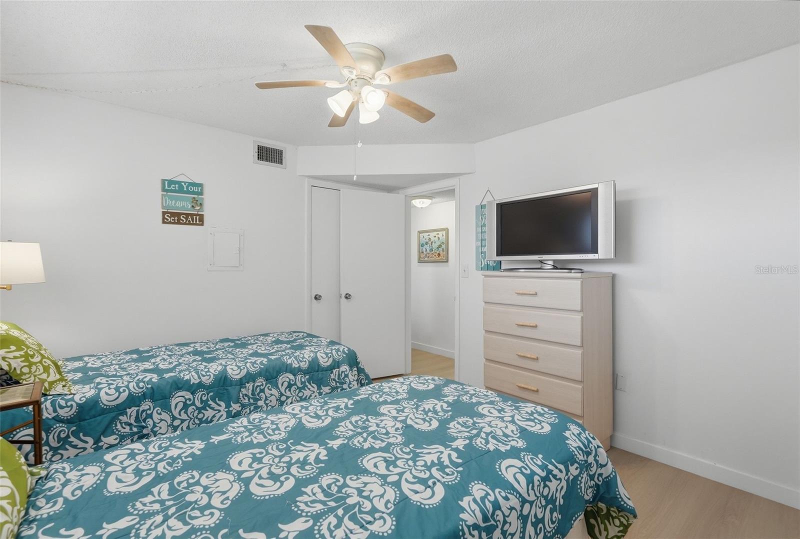 4550 COVE CIR #808 — photo 22